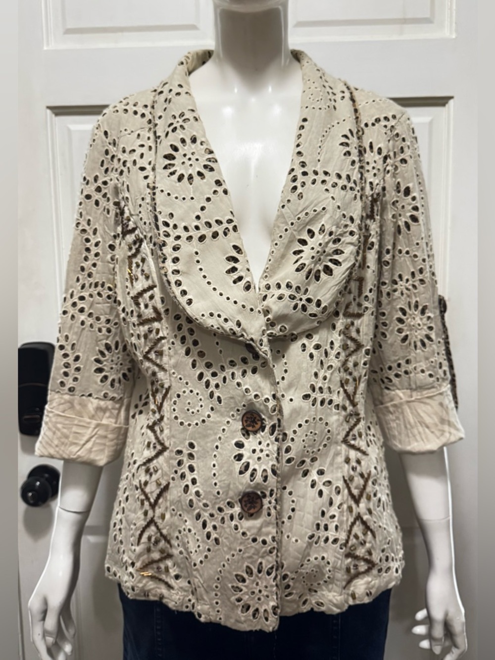 Alberto Makali Eyelet Cotton Embroidered Button-Front Jacket in Cream C-28